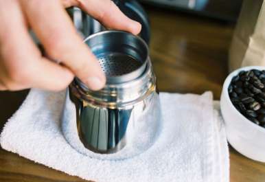 Cách pha chế cà phê với Moka Pot